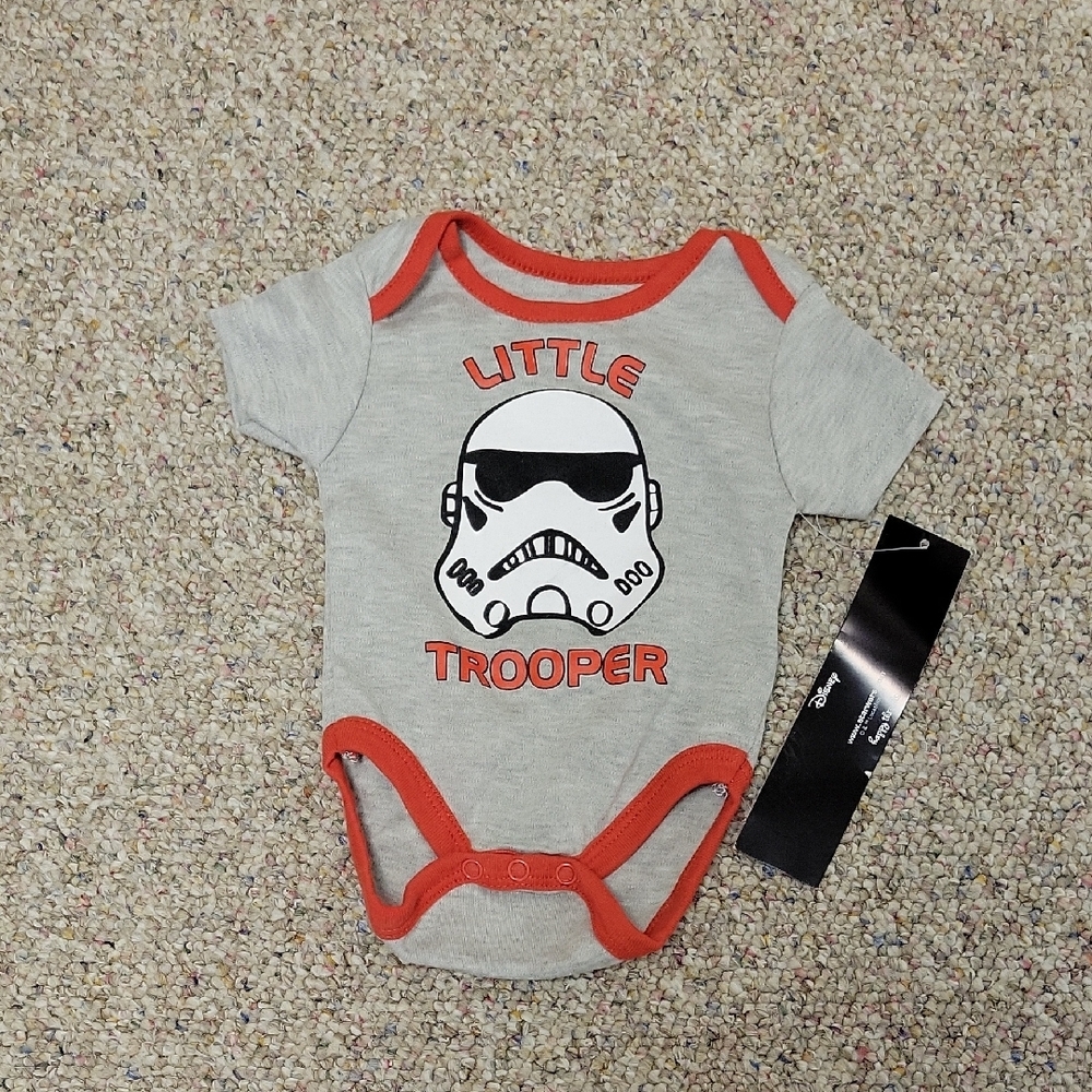 Star Wars Gray and Red Baby Onesie 0/3 Months New Fandom Happy Threads Disney